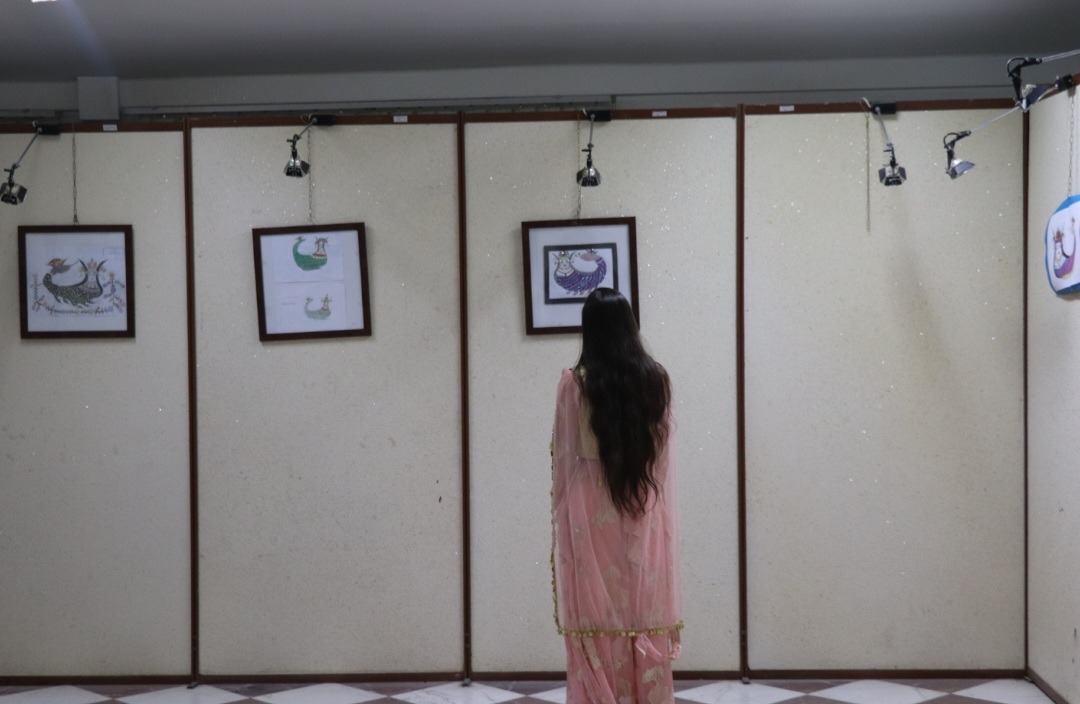 کامێران، تا ئەوپەڕی خەونەکانی شاماران، ڕازەکان ئەدرکێنێ 30 هاوکاریی نەشری ڕێگای بانەش پێشانگایەکی گچکەی کتێبی بەڕێوەبرد و تێیدا ڕۆمانی شاماران و کتێبە منداڵانەکانی نووسەری منداڵان ،جەبار شافعیزادەیان بەڕێوەبرد و لەلایەن بەشداربوانەوە پێشوازییەکی باشی لێ کرا.